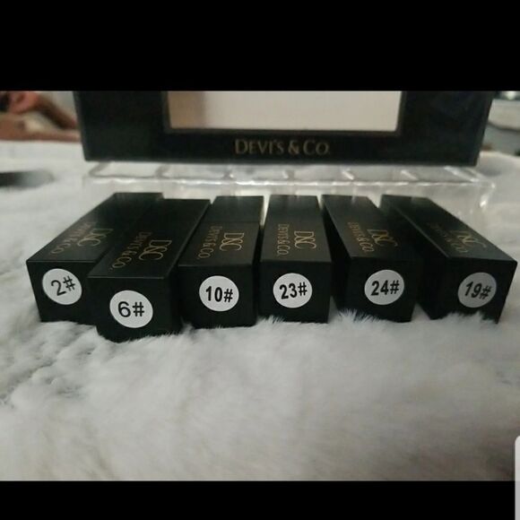 Devi's & Co- sophisticated long lasting vegan waterproof matte/nude 6pcs set new - Picture 6 of 15